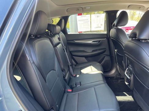Used 2023 INFINITI QX50 Luxe AWD/4WD image 18