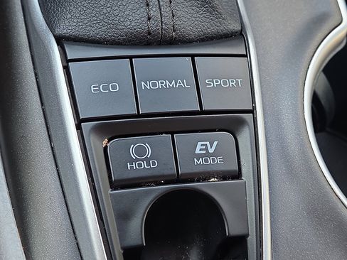 Used 2021 Toyota Camry LE image 13