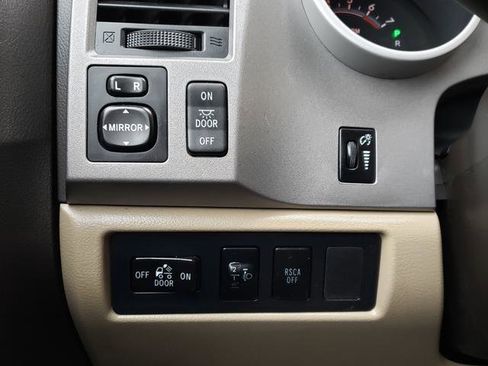 Used 2010 Toyota Tundra 4x4 Double Cab image 19