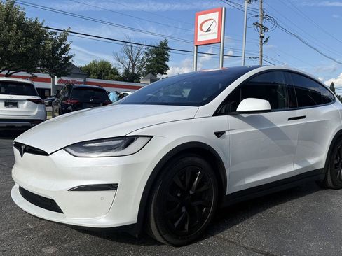 Used 2022 Tesla Model X AWD/4WD image 2