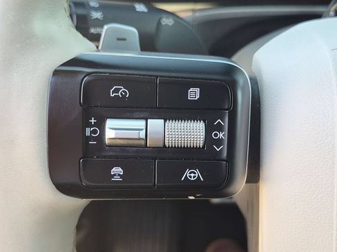 Used 2025 Hyundai Santa Fe SEL FWD image 21