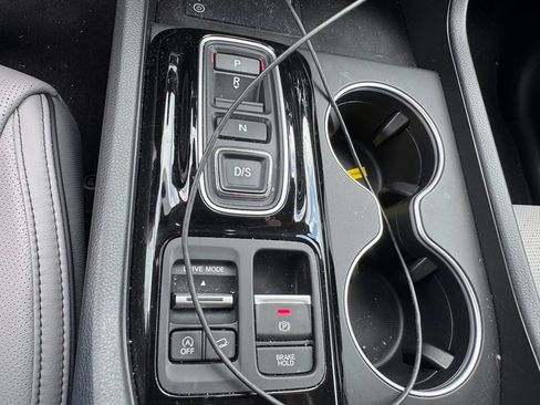 Used 2025 Honda Pilot Elite image 14