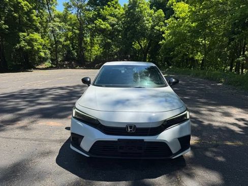 Used 2022 Honda Civic Sport image 2