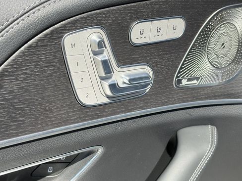 Used 2024 Mercedes-Benz GLS 580 4MATIC image 20