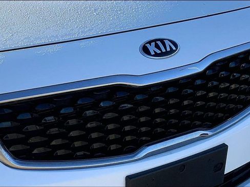 Used 2018 Kia Forte LX FWD image 25