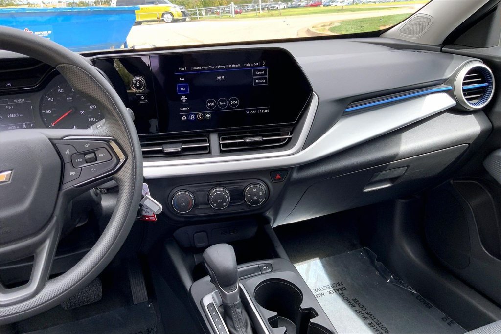 Used 2026 Chevrolet Trax LS FWD image 6