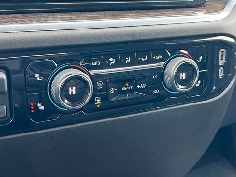 Used 2025 Chevrolet Silverado 2500 LT w/ Convenience Package image 30