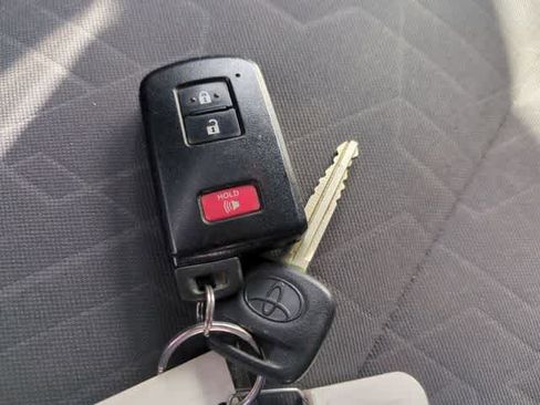 Used 2016 Toyota Tacoma TRD Sport w/ Towing Package image 35