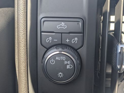 Used 2023 Chevrolet Silverado 1500 Custom image 28