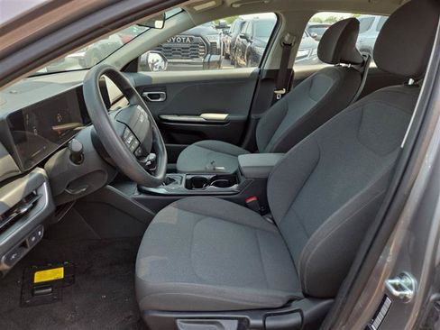 Used 2025 Kia K4 FWD image 5