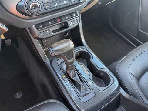 Used 2018 Chevrolet Colorado Z71 w/ Z71 Midnight Edition AWD/4WD image 16