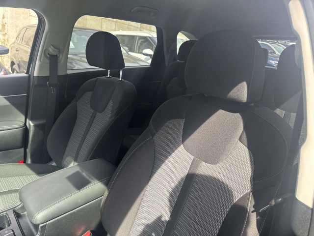 Used 2023 Kia Sorento LX AWD/4WD image 18