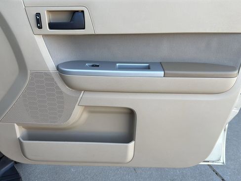 Used 2012 Ford Escape XLT image 30