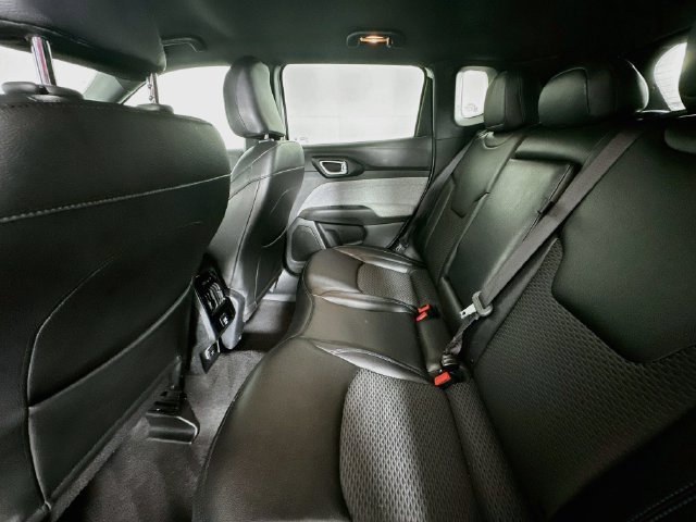 Used 2024 Jeep Compass Latitude AWD/4WD image 23