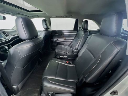 Used 2019 Toyota Highlander Limited image 25