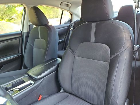 Used 2024 Nissan Sentra SV FWD image 21