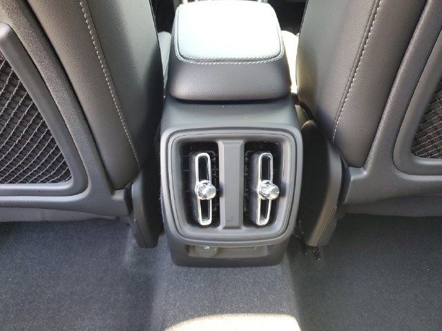 Used 2024 Volvo XC40 B5 Plus w/ Protection Package Premier AWD/4WD image 13