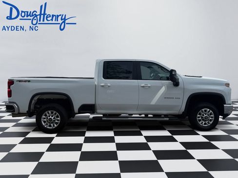 Used 2025 Chevrolet Silverado 2500 LT w/ Safety Package AWD/4WD image 6