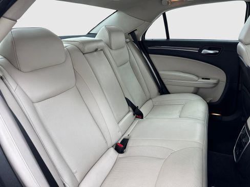 Used 2018 Chrysler 300 Limited w/ Safetytec Plus Group RWD image 44