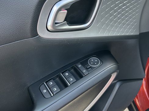 Used 2024 Kia Soul LX w/ Option Group 015 FWD image 13