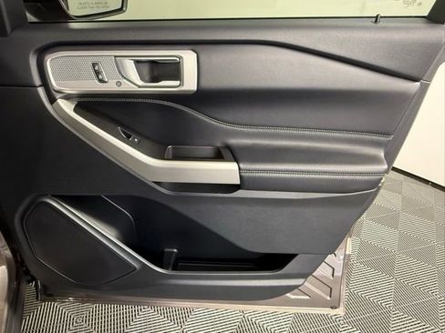 Used 2021 Ford Explorer Limited w/ Equipment Group 301A image 50