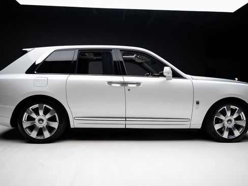 Used 2019 Rolls-Royce Cullinan AWD/4WD image 35
