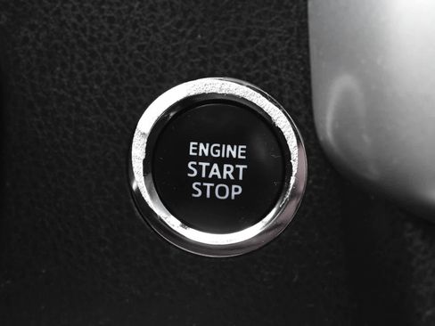 Used 2018 Toyota Highlander XLE image 17