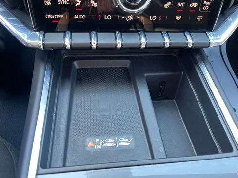 Used 2025 GMC Acadia Elevation image 21