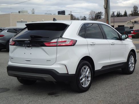 Used 2022 Ford Edge SEL w/ Convenience Package image 3