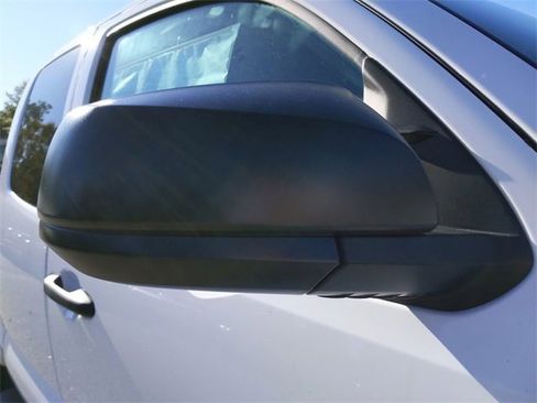 Used 2019 Toyota Tacoma SR image 12