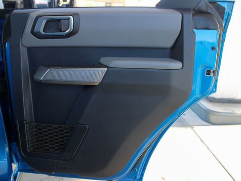 Used 2023 Ford Bronco Black Diamond w/ Sasquatch Package image 45