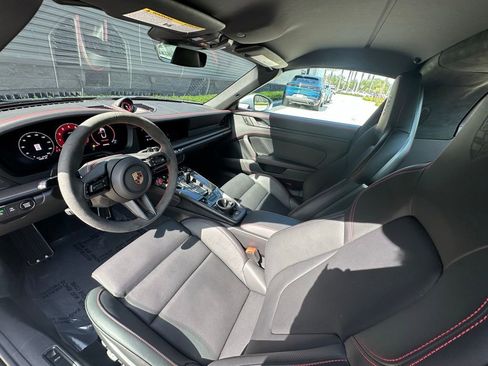 Certified 2025 Porsche 911 Targa 4 GTS AWD/4WD image 4
