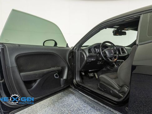 Used 2019 Dodge Challenger GT RWD image 9