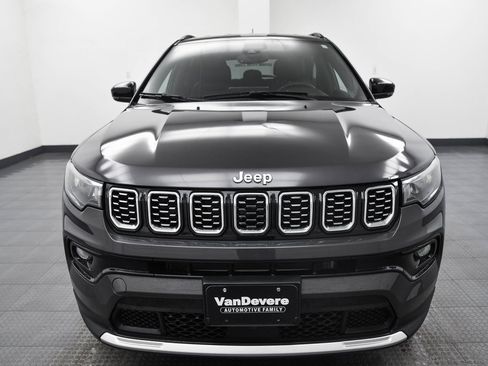 Used 2024 Jeep Compass Limited image 2