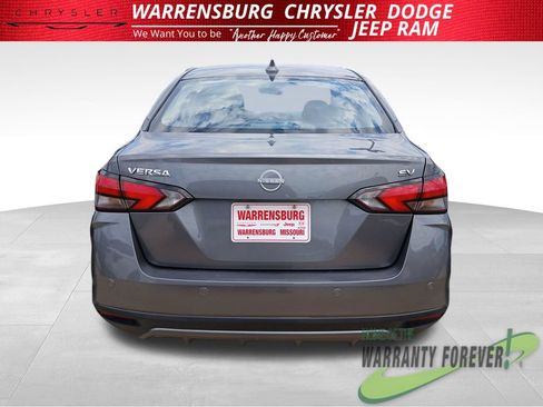 Used 2024 Nissan Versa SV FWD image 4