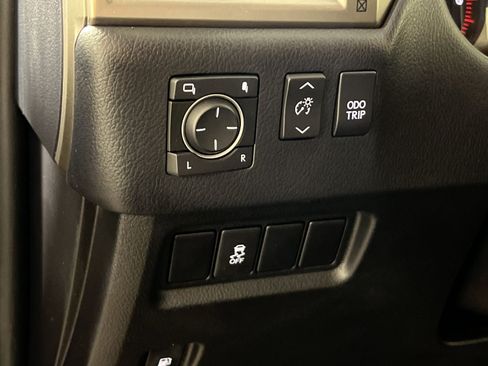 Used 2017 Lexus GX 460 w/ Navigation Package AWD/4WD image 32