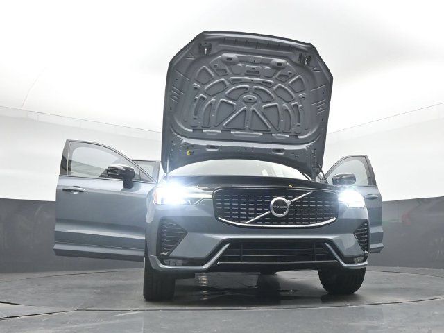Used 2024 Volvo XC60 B5 Core w/ Protection Package Premier AWD/4WD image 51