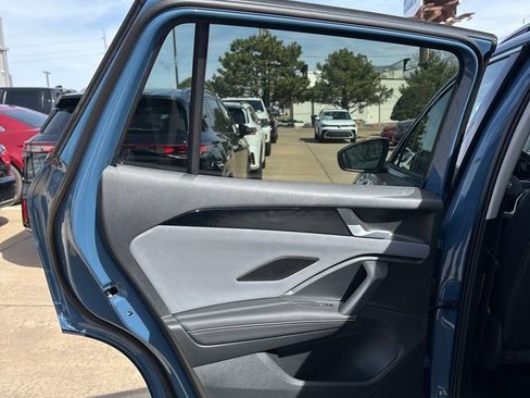 New 2026 Volkswagen Tiguan SE AWD/4WD image 13