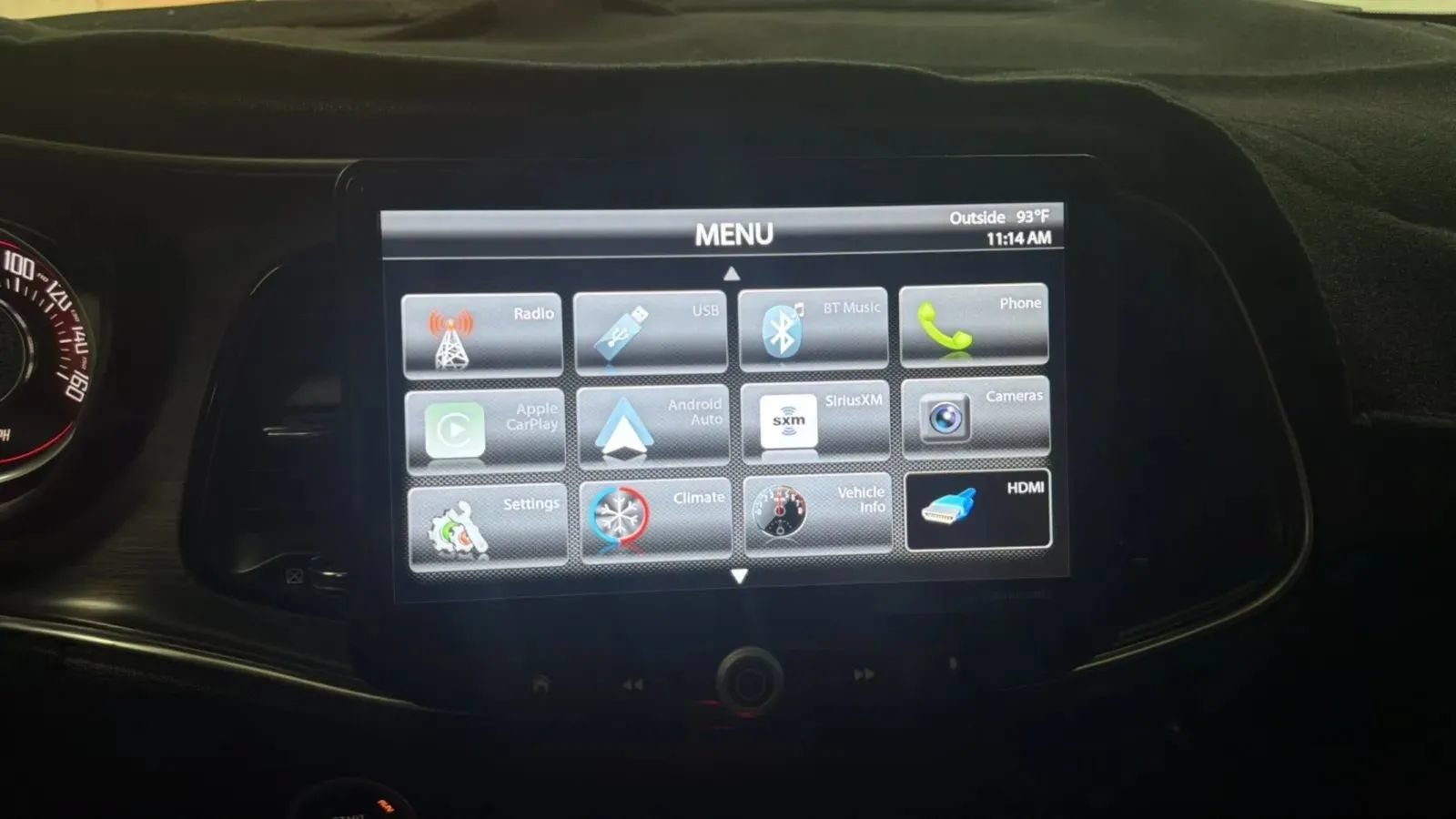 Used 2016 Dodge Challenger SXT RWD image 13