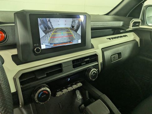 Used 2024 Toyota Tacoma TRD Off-Road image 23