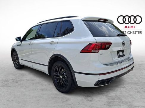 Used 2022 Volkswagen Tiguan SE R-Line AWD/4WD image 4