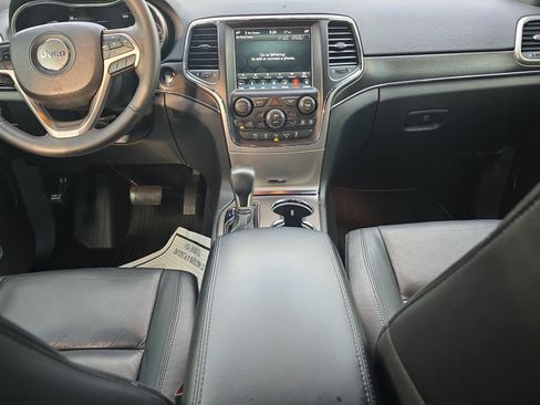 Used 2018 Jeep Grand Cherokee Limited image 3