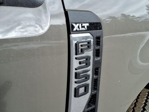 New 2026 Ford F350 XLT w/ FX4 Off-Road Package AWD/4WD image 13