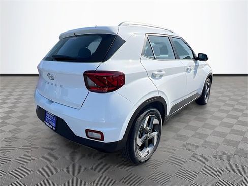 New 2025 Hyundai Venue SEL image 7