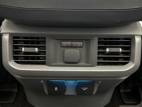Used 2021 Ford F150 Lariat w/ Equipment Group 502A High AWD/4WD image 21
