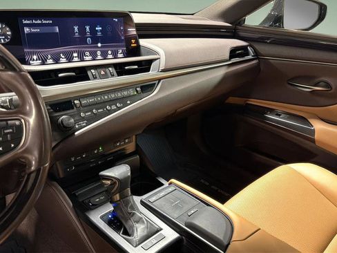Used 2019 Lexus ES 350 w/ Premium Package image 23