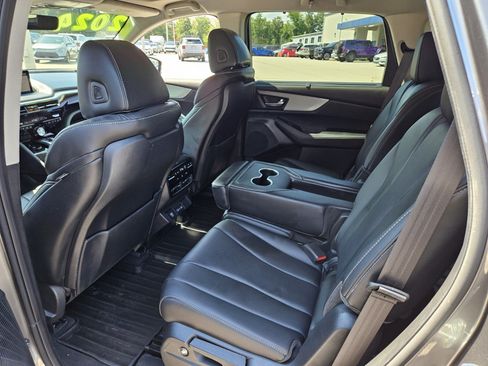 Used 2024 Acura MDX w/ Technology Package FWD image 10