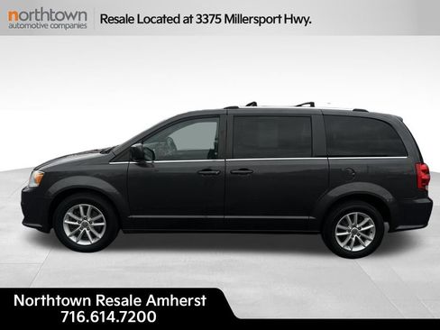 Used 2019 Dodge Grand Caravan SXT FWD image 2