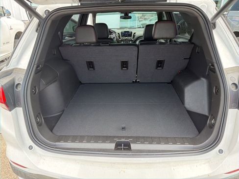 Used 2022 Chevrolet Equinox RS w/ RS Leather Package image 8