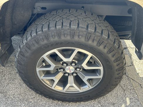 Used 2021 GMC Canyon AT4 w/ Driver Alert Package image 7